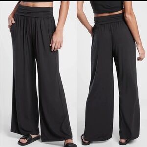NWOT Athleta Studio Wide Leg Pants - Black - Size L